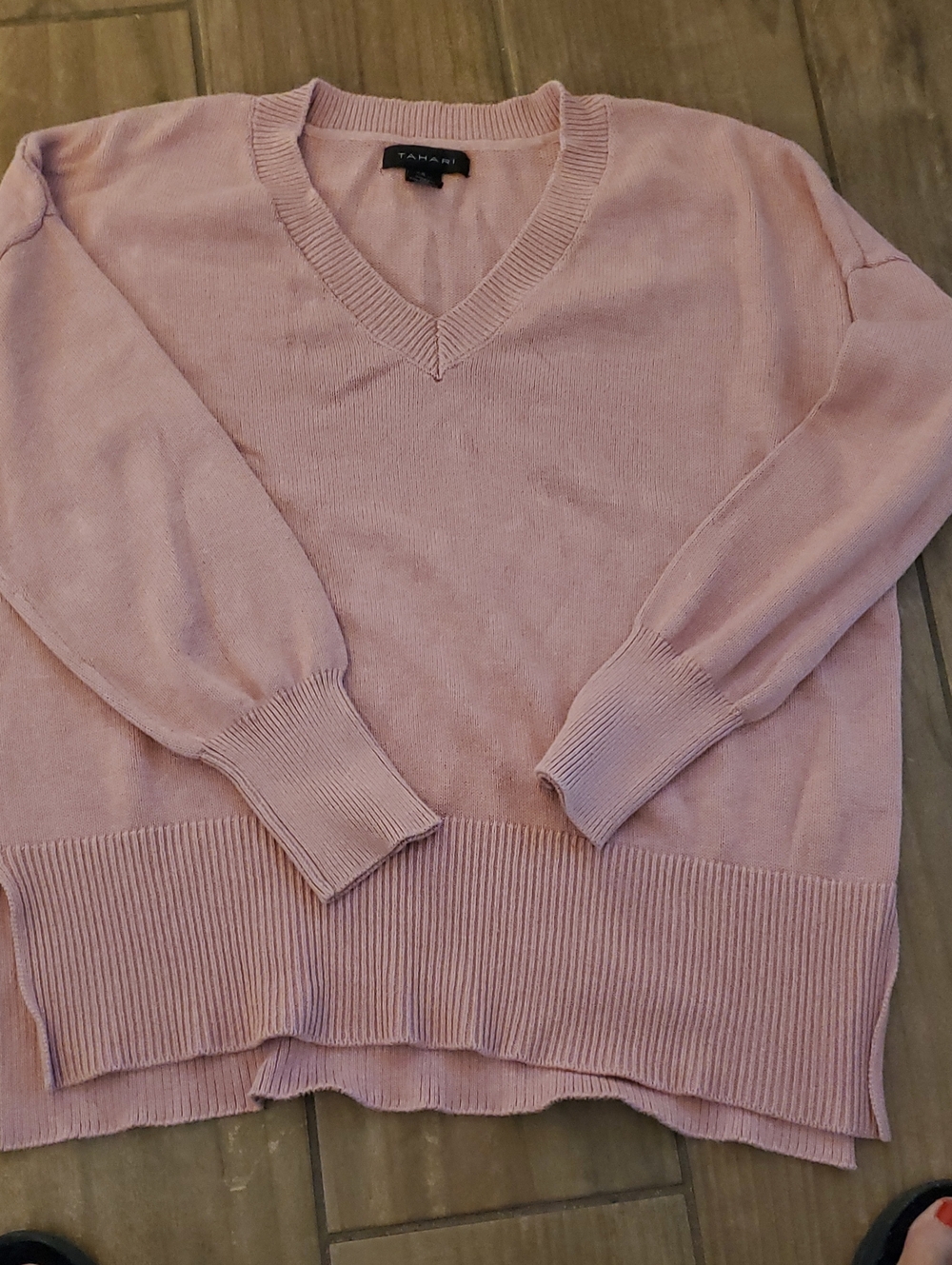 Tahari Dusty Pink V-Neck Pullover Sweater